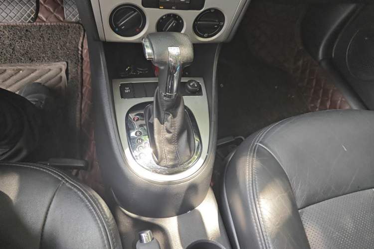 Used Volkswagen Lavida 2011 1.4 TSI DSG Prestige Edition Gear Lever
