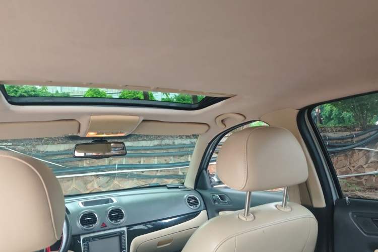 Used Volkswagen Lavida 2011 1.6L Manual - Premium Edition Headliner
