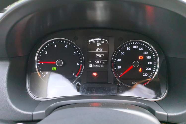 Used Volkswagen Lavida 2011 1.6L Automatic PinYou Edition Instrument Cluster
