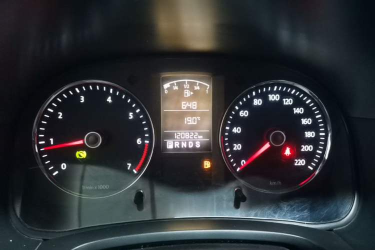 Used Volkswagen Lavida 2011 1.6L Automatic Premium Edition Instrument Cluster