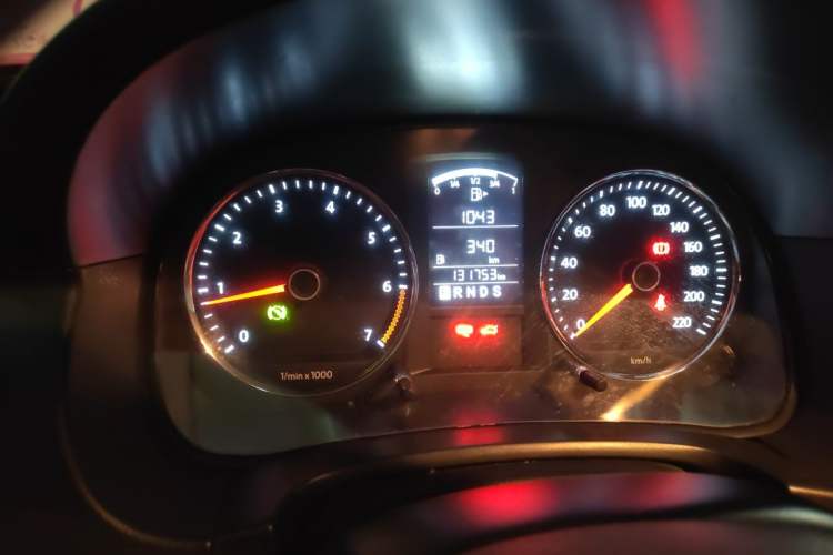 Used Volkswagen Lavida 2011 1.6L Automatic Premium Edition Instrument Cluster