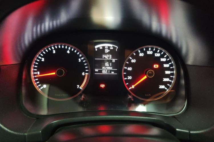 Used Volkswagen Lavida 2011 1.6L Manual Joy Version Instrument Cluster