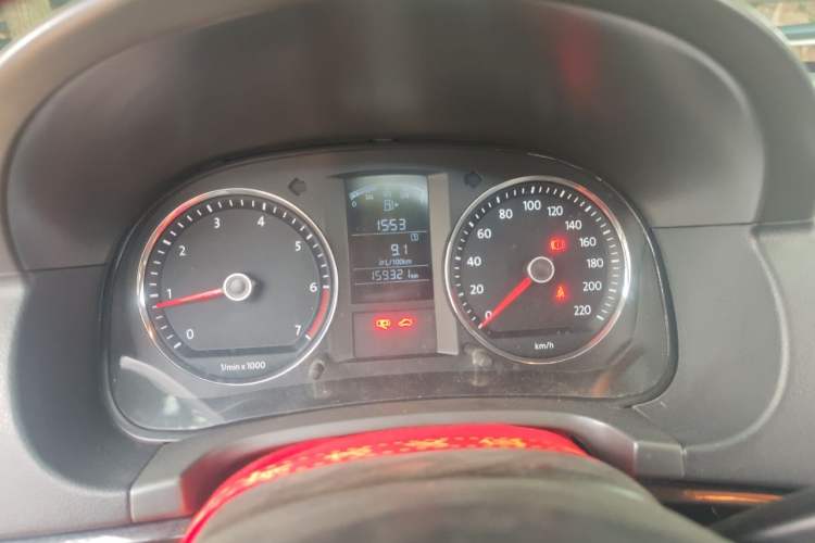Used Volkswagen Lavida 2011 1.6L Manual - Premium Edition Instrument Cluster