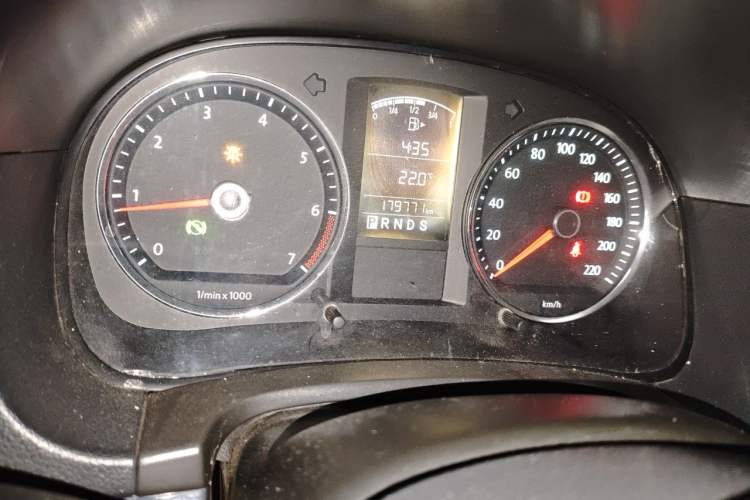 Used Volkswagen Lavida 2011 1.6L Automatic Premium Edition Instrument Cluster