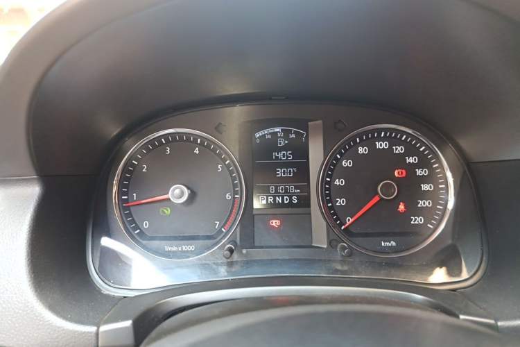 Used Volkswagen Lavida 2011 1.6L Automatic Premium Edition Instrument Cluster