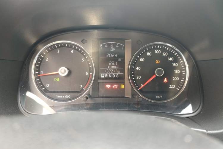 Used Volkswagen Lavida 2011 1.6L Automatic Premium Edition Instrument Cluster