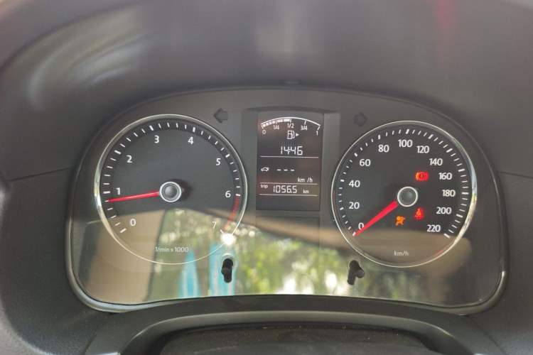 Used Volkswagen Lavida 2011 1.6L Manual - Premium Edition Instrument Cluster