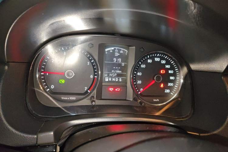 Used Volkswagen Lavida 2011 1.6L Automatic Premium Edition Instrument Cluster