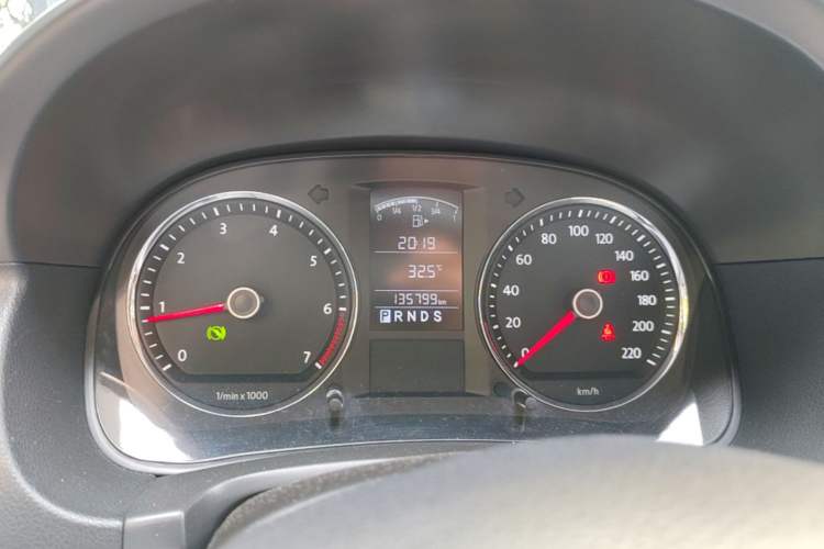 Used Volkswagen Lavida 2011 1.6L Automatic Premium Edition Instrument Cluster