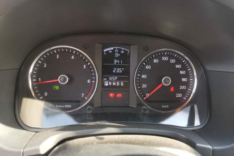 Used Volkswagen Lavida 2011 1.6L Automatic Premium Edition Instrument Cluster