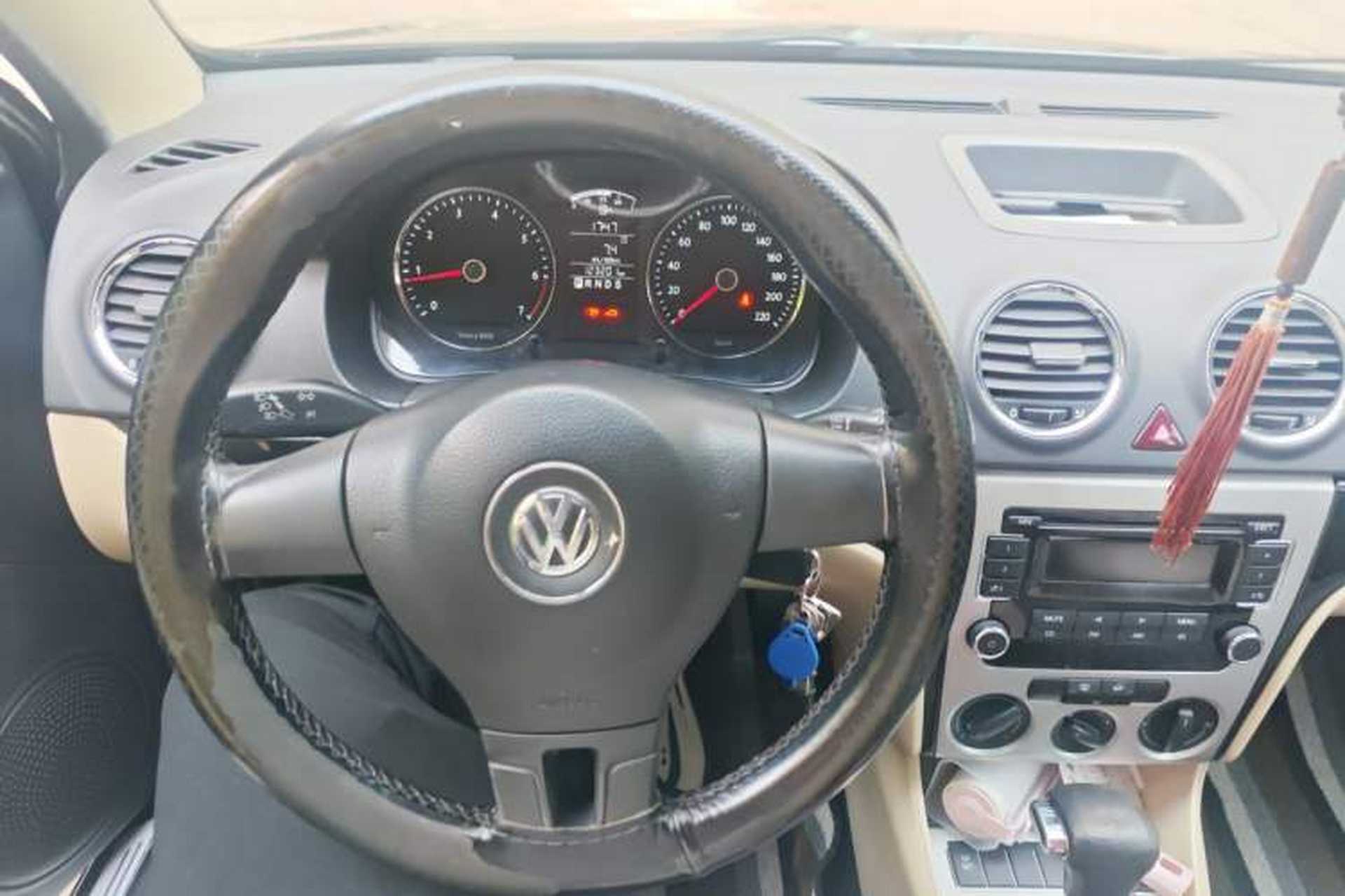 Used Volkswagen Lavida 2011 1.6L Automatic Premium Edition Instrument Cluster