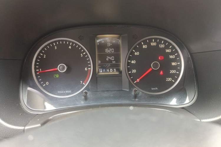 Used Volkswagen Lavida 2011 1.6L Automatic PinYou Edition Instrument Cluster