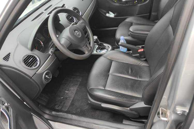 Used Volkswagen Lavida 2011 1.4 TSI DSG Prestige Edition Left Front Seat