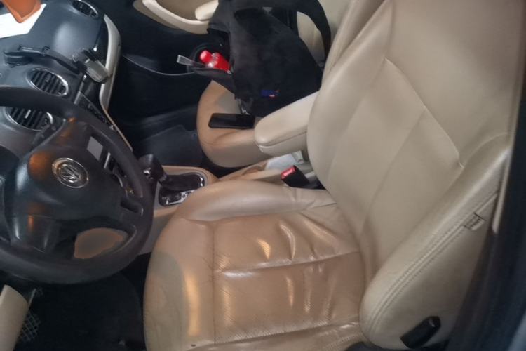 Used Volkswagen Lavida 2011 1.6L Automatic Premium Edition Left Front Seat