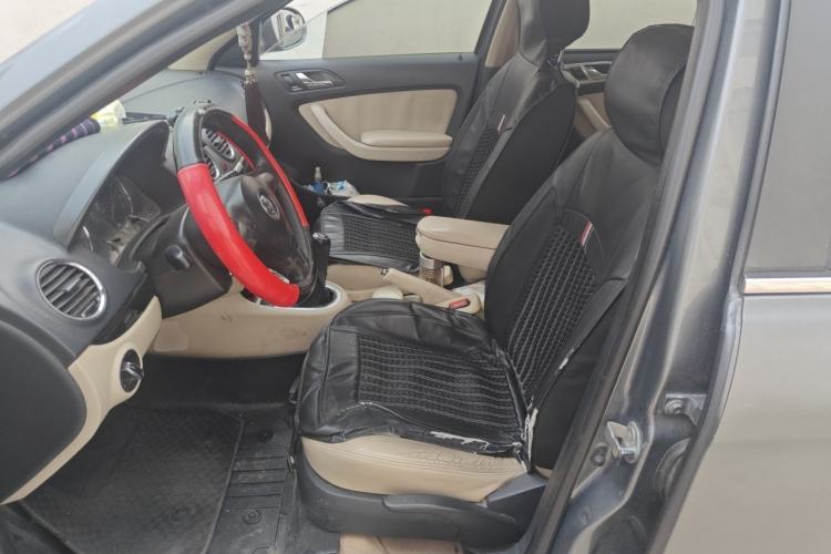 Used Volkswagen Lavida 2011 1.6L Manual - Premium Edition Left Front Seat