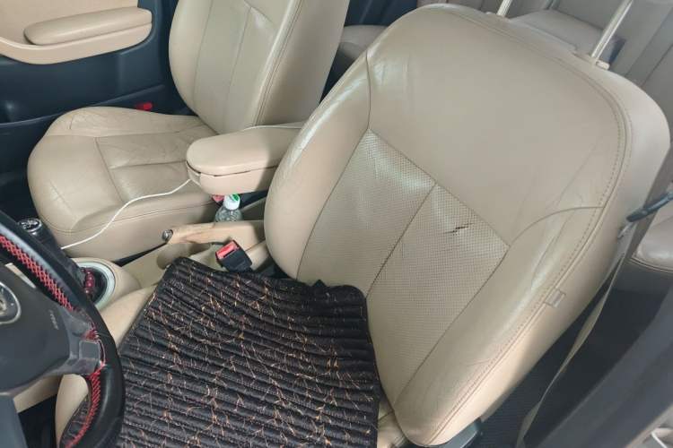 Used Volkswagen Lavida 2011 1.6L Manual - Premium Edition Left Front Seat