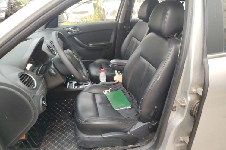 Used Volkswagen Lavida 2011 1.6L Automatic Premium Edition Left Front Seat