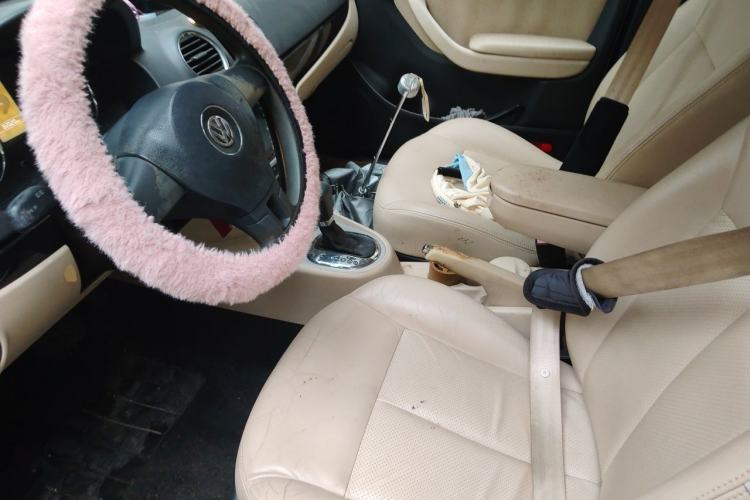 Used Volkswagen Lavida 2011 1.6L Automatic Premium Edition Left Front Seat