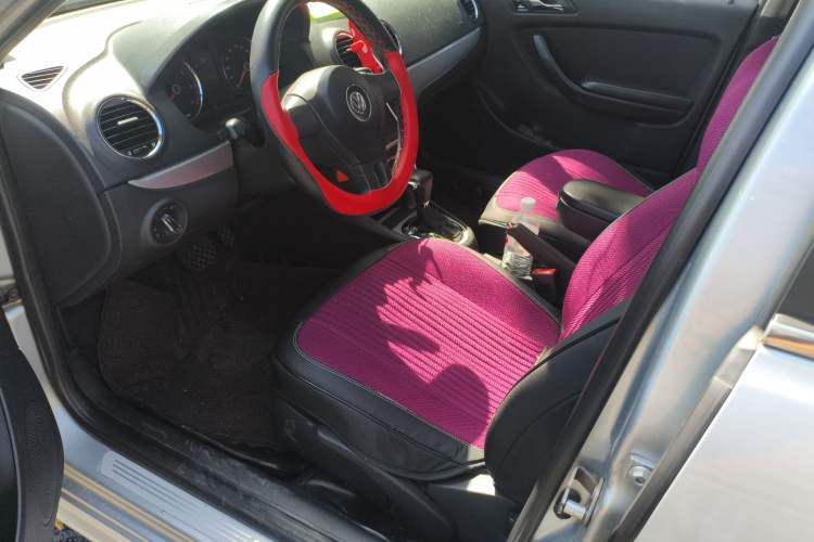 Used Volkswagen Lavida 2011 1.6L Automatic Premium Edition Left Front Seat