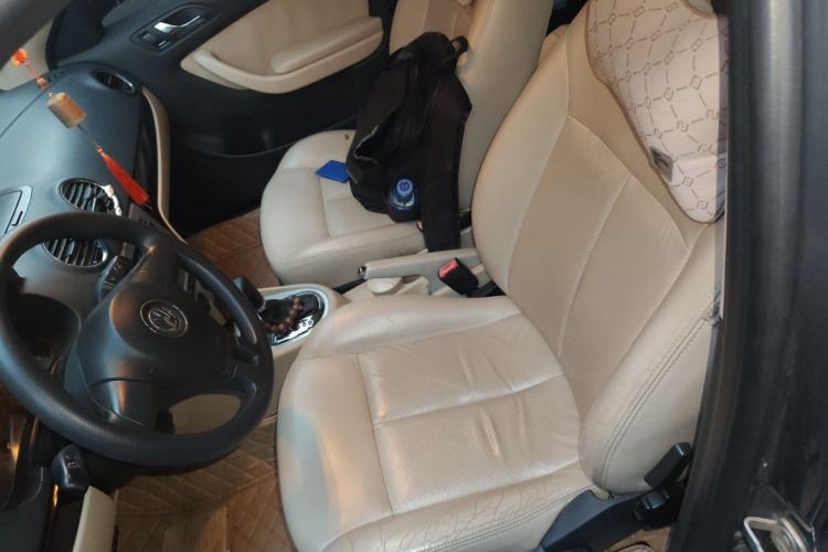 Used Volkswagen Lavida 2011 1.6L Automatic Premium Edition Left Front Seat
