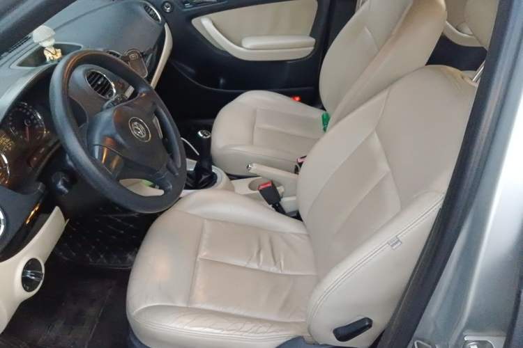 Used Volkswagen Lavida 2011 1.4 TSI Manual Prestige Edition Left Front Seat