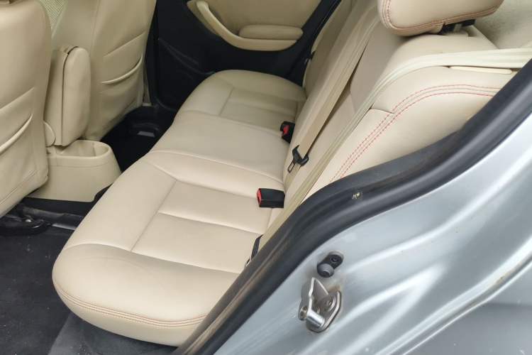Used Volkswagen Lavida 2011 1.6L Automatic PinYou Edition Left Rear Seat