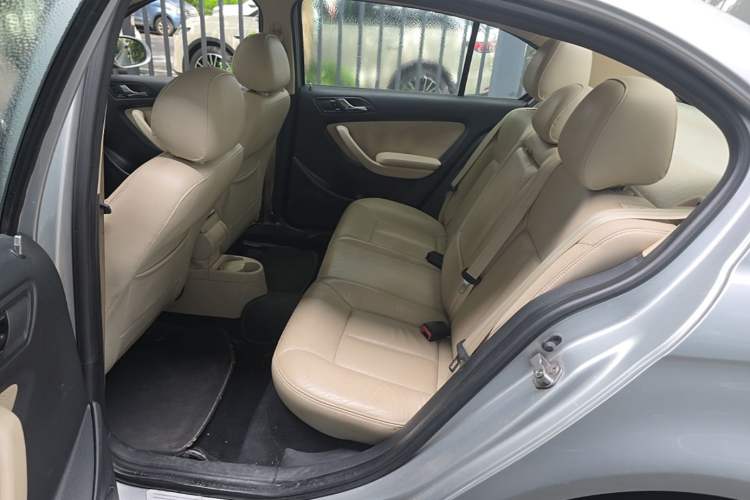 Used Volkswagen Lavida 2011 1.6L Automatic Premium Edition Left Rear Seat