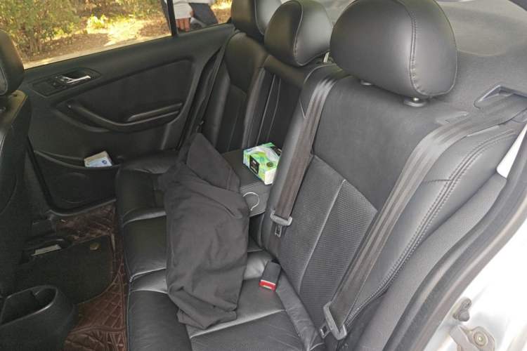 Used Volkswagen Lavida 2011 1.4 TSI DSG Prestige Edition Left Rear Seat