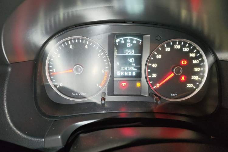 Used Volkswagen Lavida 2011 2.0L Automatic Premium Edition Odometer Close Up