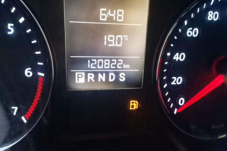 Used Volkswagen Lavida 2011 1.6L Automatic Premium Edition Odometer Close Up