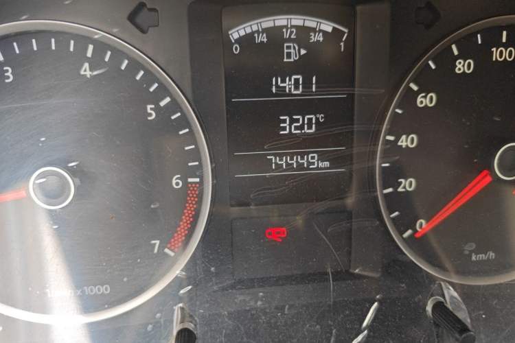 Used Volkswagen Lavida 2011 1.6L Manual Joy Version Odometer Close Up