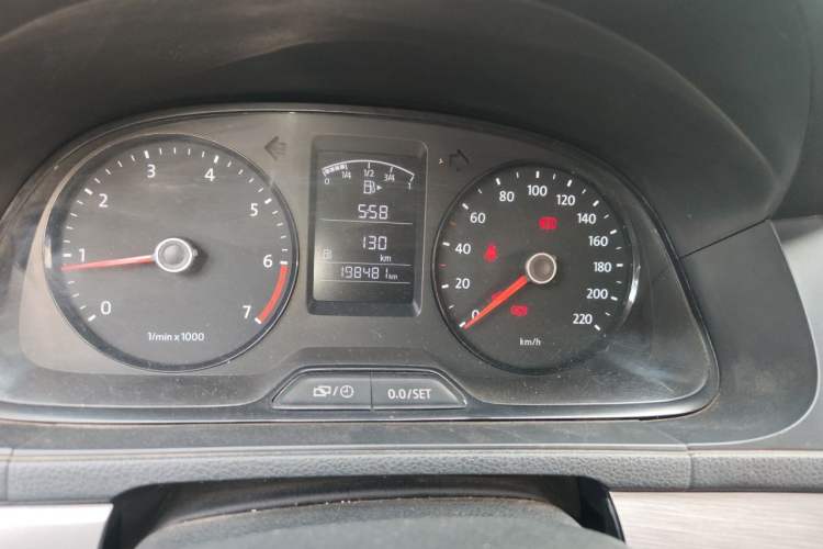 Used Volkswagen Lavida 2011 1.6L Manual Joy Version Odometer Close Up