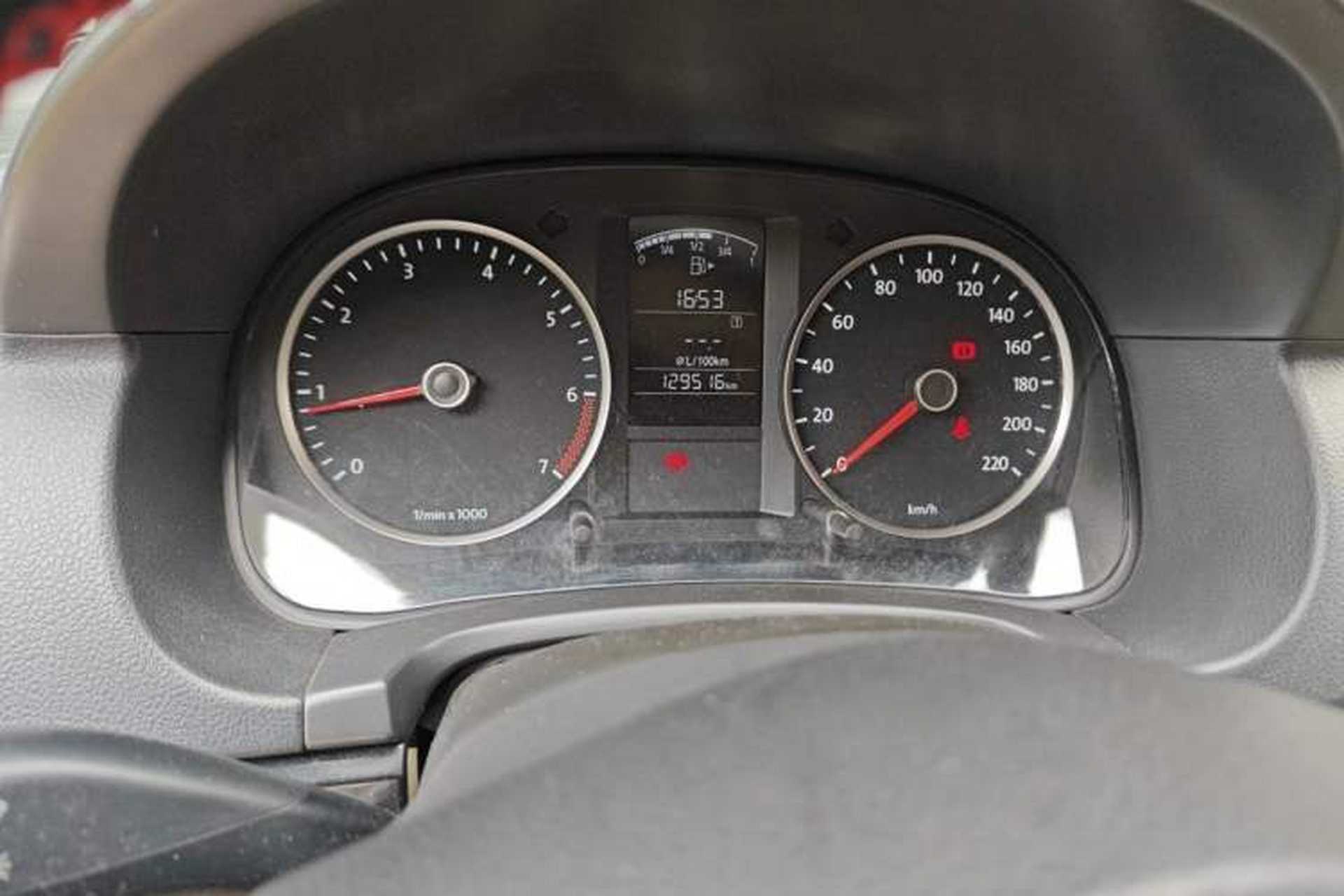Used Volkswagen Lavida 2011 1.6L Manual Joy Version Odometer Close Up