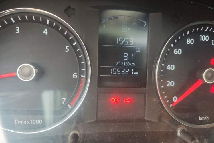 Used Volkswagen Lavida 2011 1.6L Manual - Premium Edition Odometer Close Up