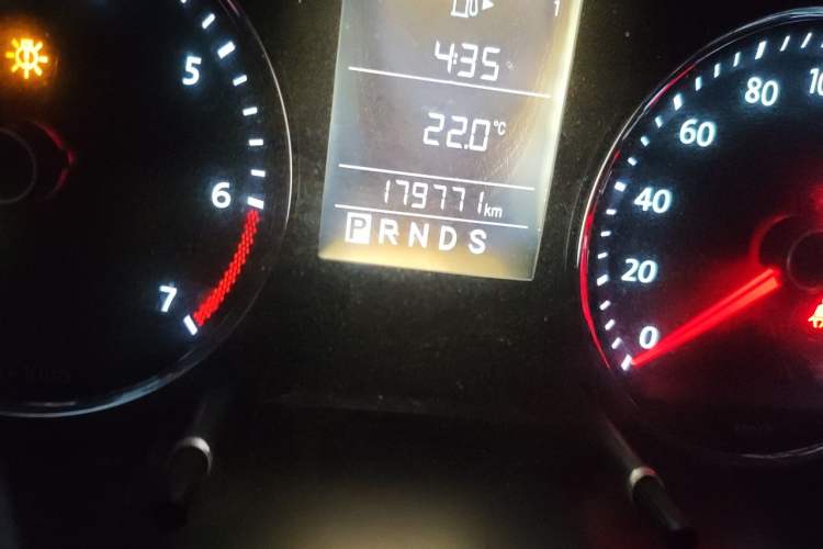 Used Volkswagen Lavida 2011 1.6L Automatic Premium Edition Odometer Close Up