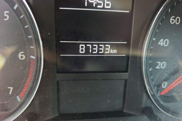 Used Volkswagen Lavida 2011 1.6L Manual - Premium Edition Odometer Close Up