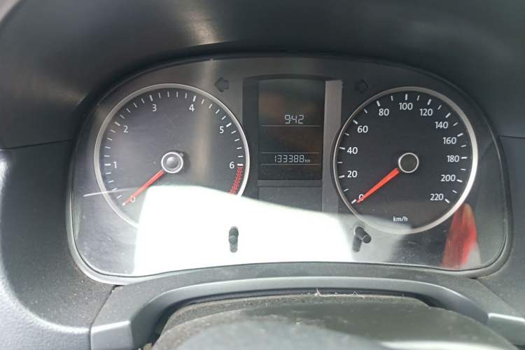Used Volkswagen Lavida 2011 1.6L Manual Joy Version Odometer Close Up