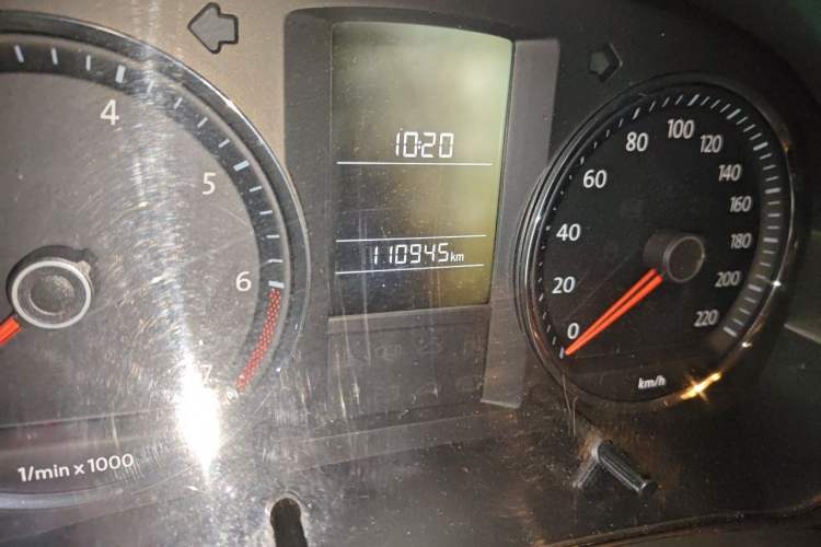 Used Volkswagen Lavida 2011 1.6L Automatic Premium Edition Odometer Close Up