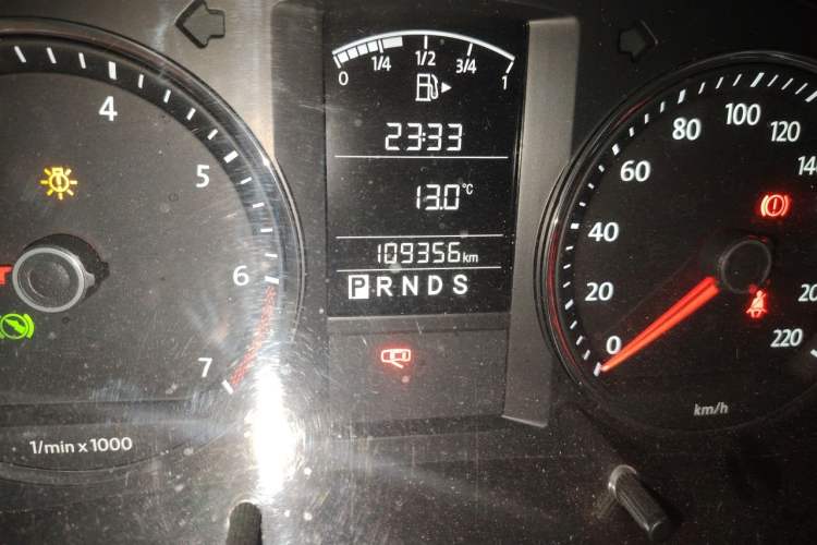 Used Volkswagen Lavida 2011 1.6L Automatic Pinxuan Edition Odometer Close Up
