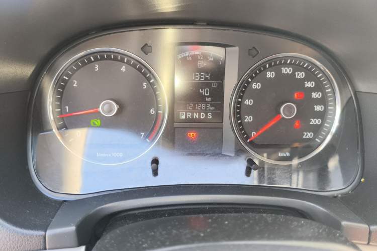 Used Volkswagen Lavida 2011 1.6L Automatic Premium Edition Odometer Close Up