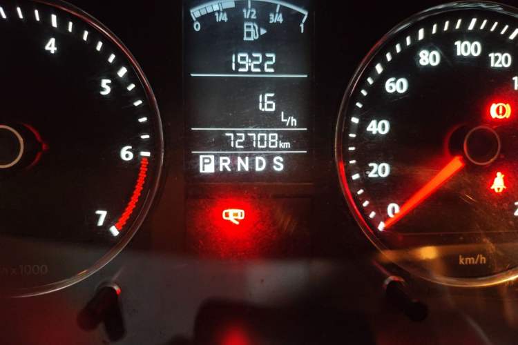 Used Volkswagen Lavida 2011 1.6L Automatic Premium Edition Odometer Close Up