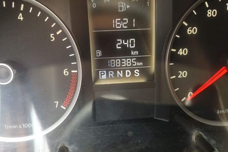 Used Volkswagen Lavida 2011 1.6L Automatic PinYou Edition Odometer Close Up
