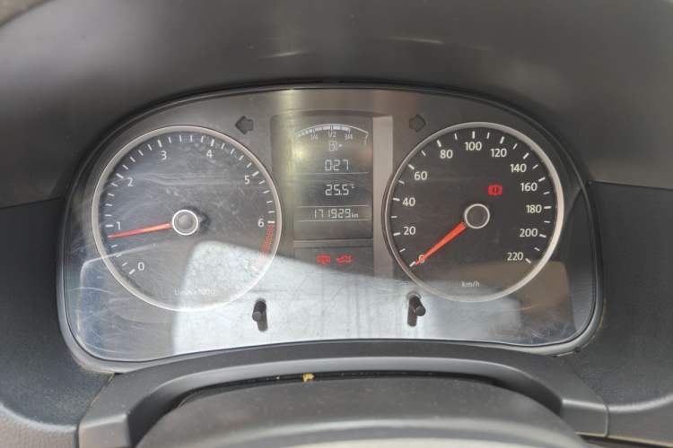 Used Volkswagen Lavida 2011 1.6L Manual Joy Version Odometer Close Up