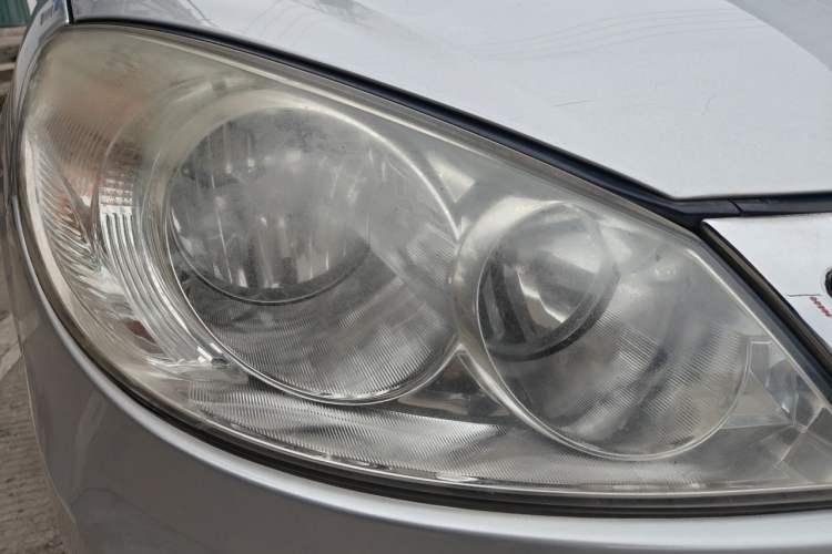 Used Volkswagen Lavida 2011 1.6L Automatic Premium Edition Right Front Headlight