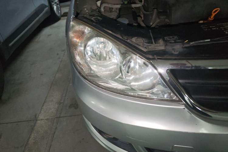 Used Volkswagen Lavida 2011 2.0L Automatic Premium Edition Right Front Headlight