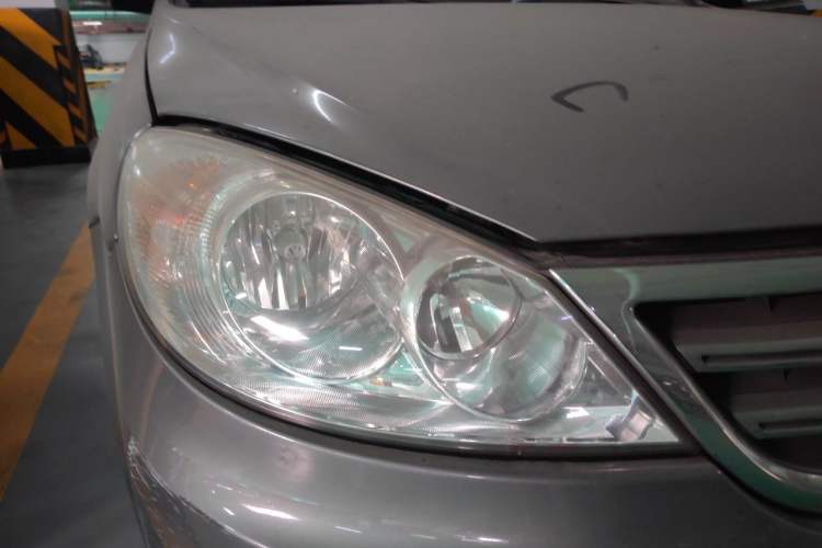 Used Volkswagen Lavida 2011 1.6L Automatic Premium Edition Right Front Headlight