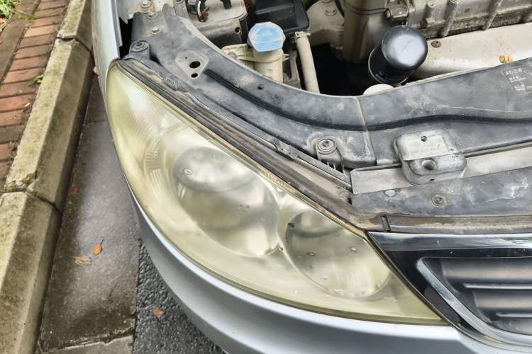Used Volkswagen Lavida 2011 1.6L Automatic PinYou Edition Right Front Headlight