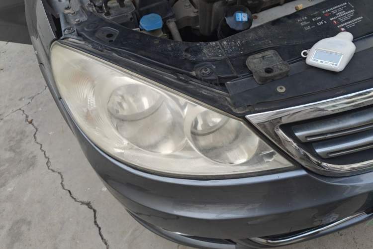 Used Volkswagen Lavida 2011 1.6L Manual - Premium Edition Right Front Headlight