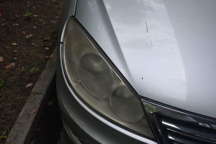 Used Volkswagen Lavida 2011 1.6L Automatic Premium Edition Right Front Headlight