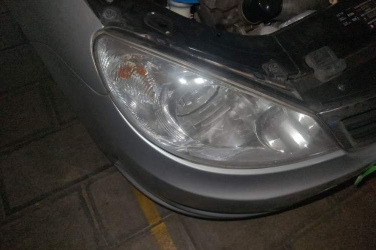 Used Volkswagen Lavida 2011 1.6L Automatic PinYou Edition Right Front Headlight